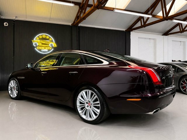 Jaguar XJ 3.0D V6 Portfolio Saloon Euro 5 S Red #6