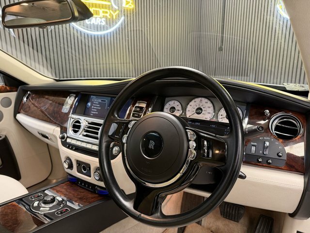Rolls-Royce Ghost Ghost V12 White #8