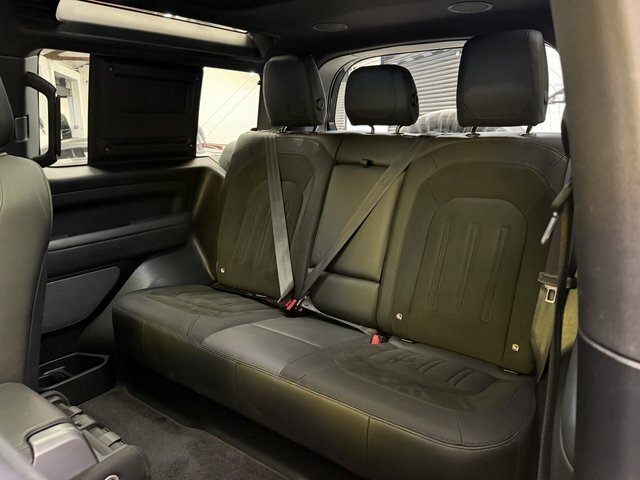 Land Rover Defender 3.0 D250 X-dynamic Se 110 Black #13