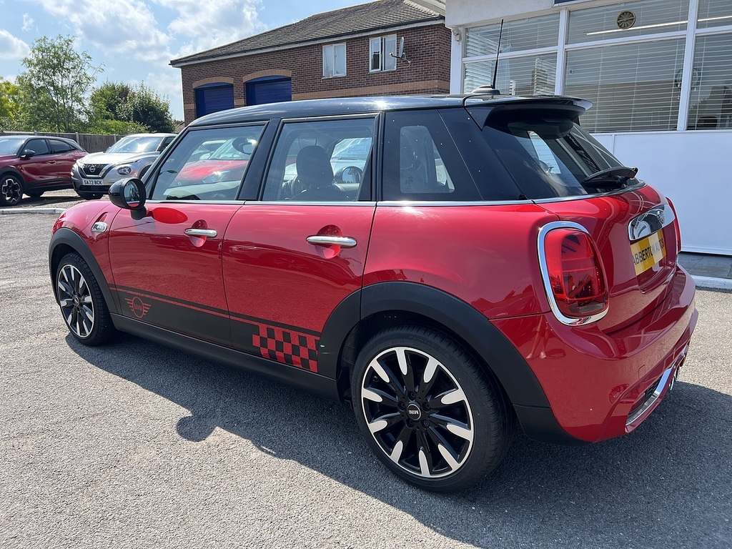 Mini Hatch 2.0 Cooper S Exclusive Hatchback Red #4