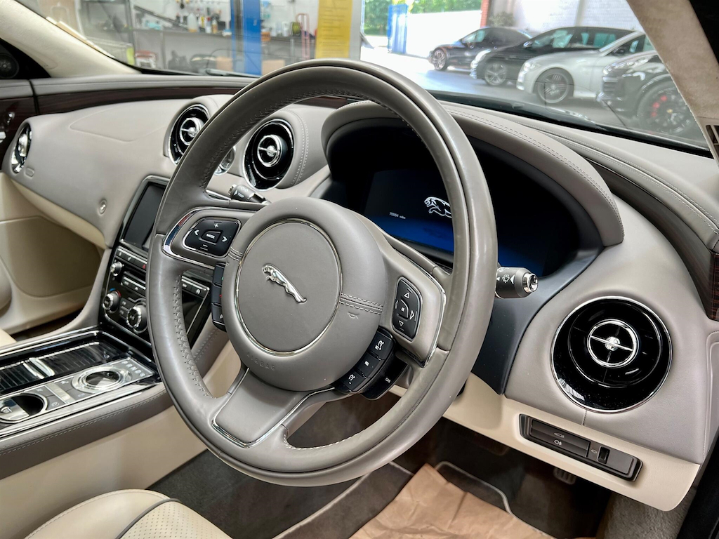 Jaguar XJ 3.0D V6 Portfolio Euro 5 Ss BJ15EJF Grey #5
