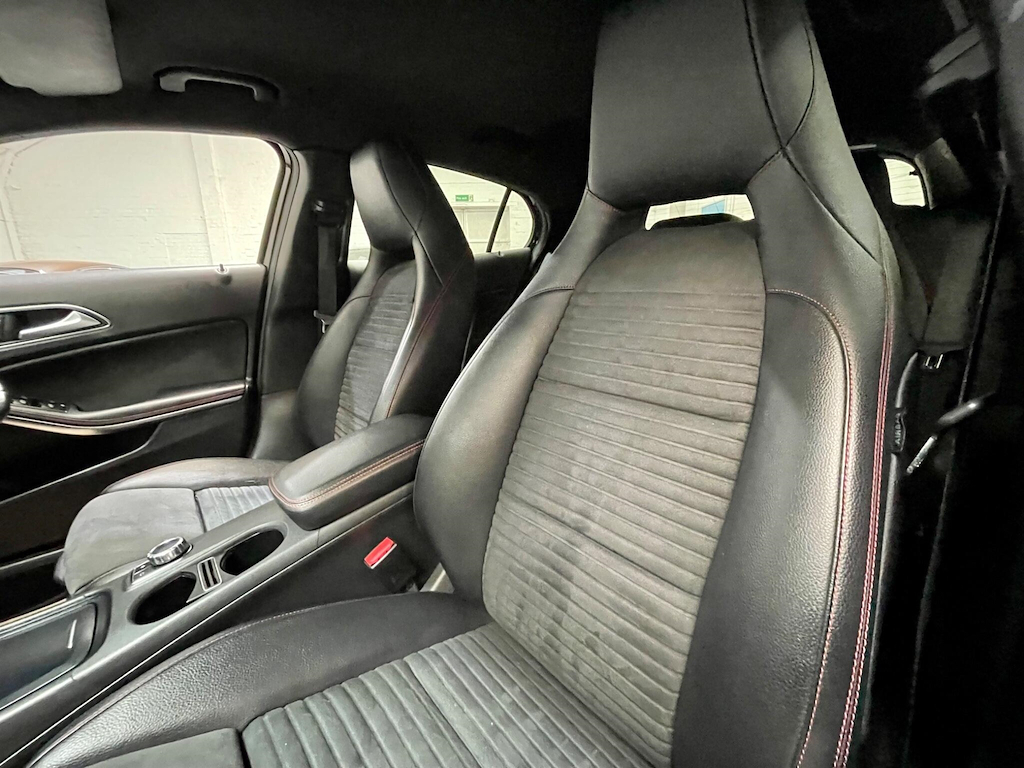 Mercedes-Benz GLA Class 2.1 D Amg Line Premium 7G-dct 4Matic Euro 6 Ss GY66OGH Black #3