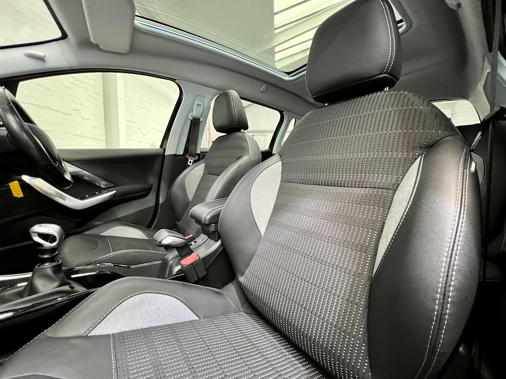 Peugeot 2008 1.2 Puretech Allure Premium Euro 6 Ss Black #3