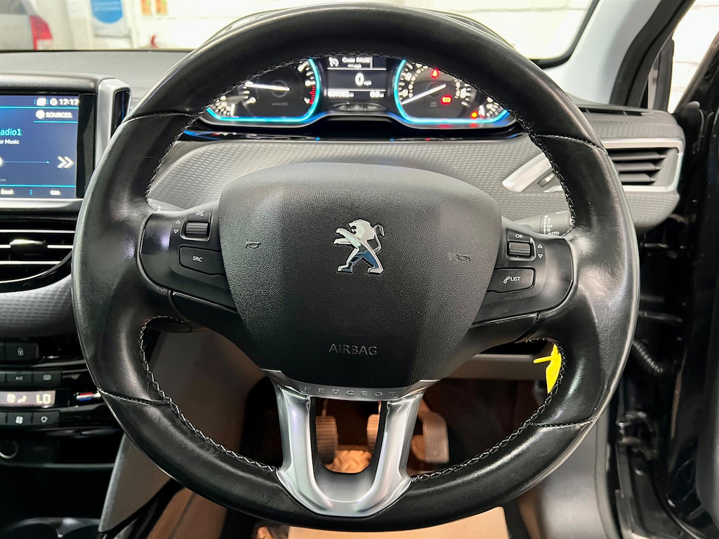 Peugeot 2008 2008 Allure Premium Black #27