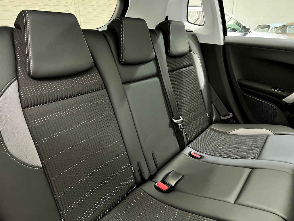 Peugeot 2008 2008 Allure Premium Black #11