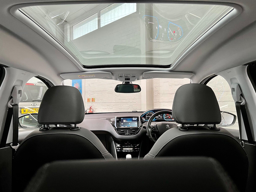 Peugeot 2008 2008 Allure Premium Black #30