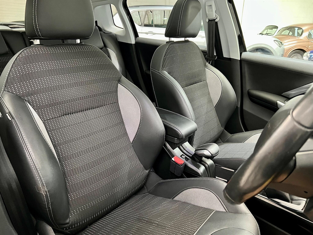 Peugeot 2008 2008 Allure Premium Black #12
