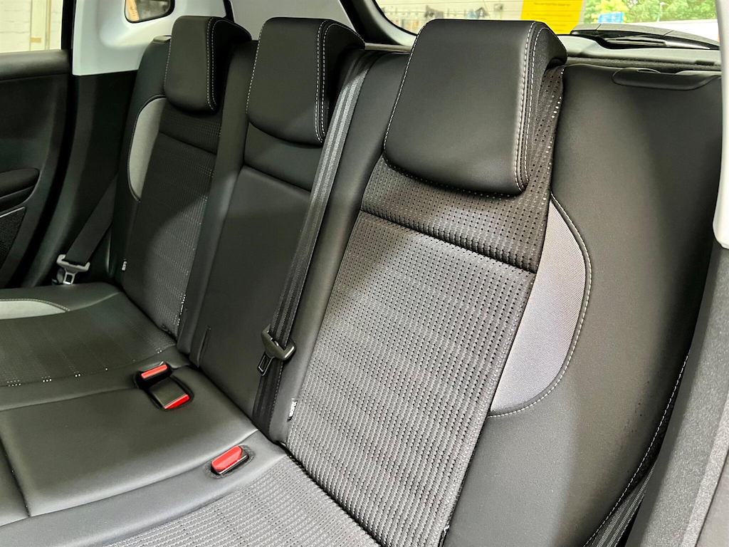 Peugeot 2008 2008 Allure Premium Black #34