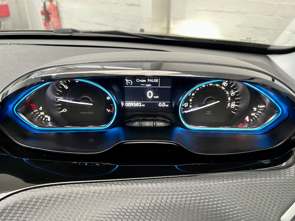 Peugeot 2008 2008 Allure Premium Black #16