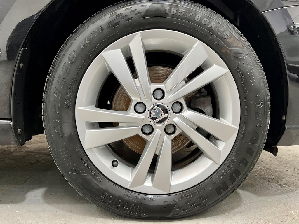 Skoda Fabia S Tsi White #51