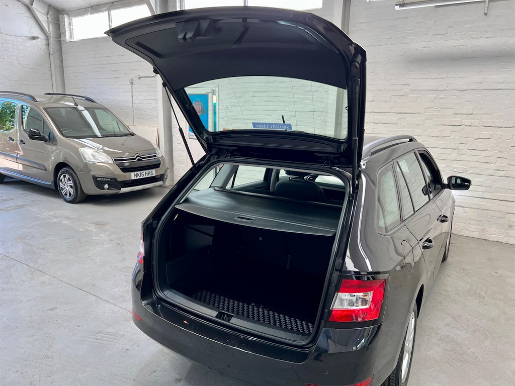 Skoda Fabia S Tsi White #56