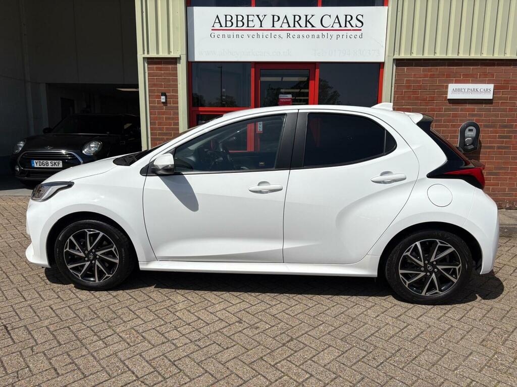 Toyota Yaris Hatchback 1.5 Vvt-h Design E-cvt Euro 6 Ss FV23VWS White #6
