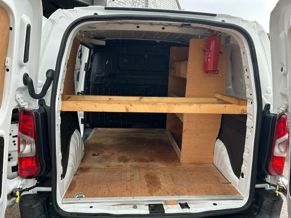 Vauxhall Combo Mpv White #6