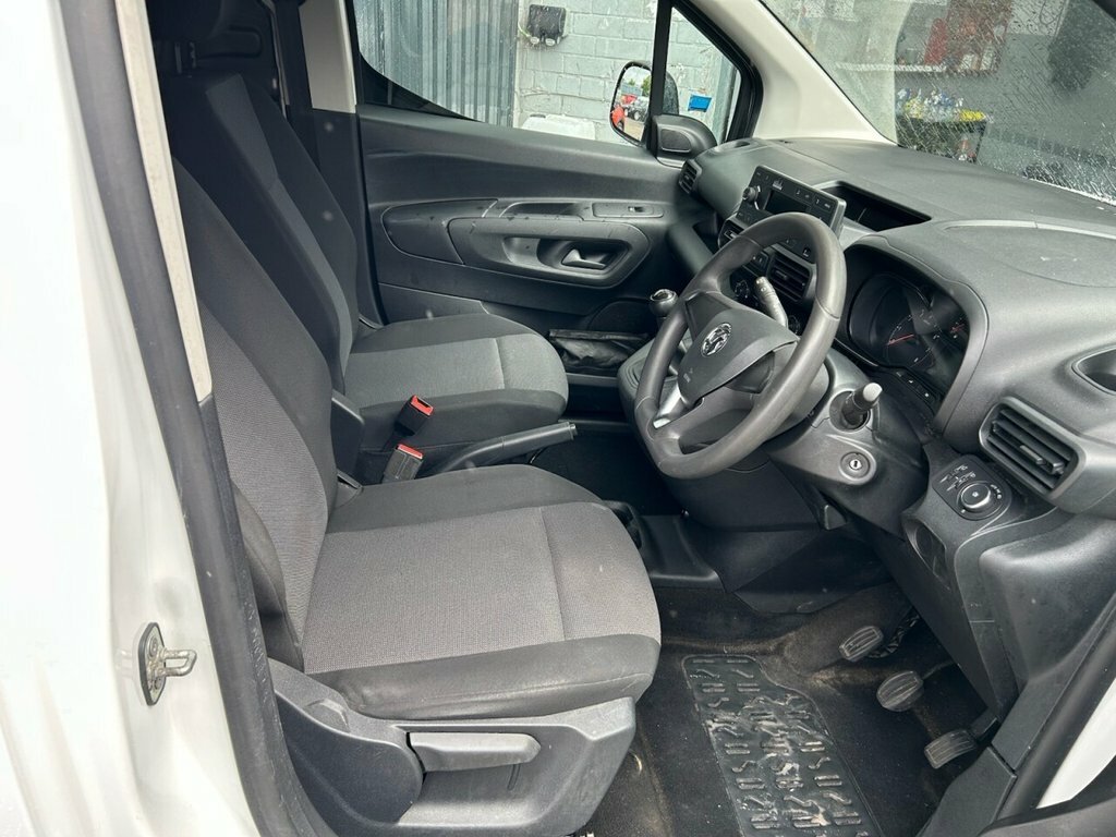 Vauxhall Combo Mpv White #5