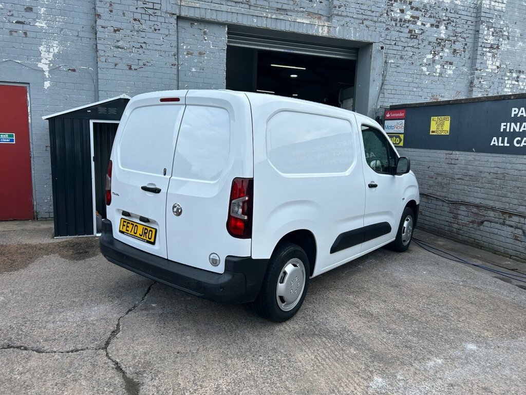 Vauxhall Combo Mpv White #3