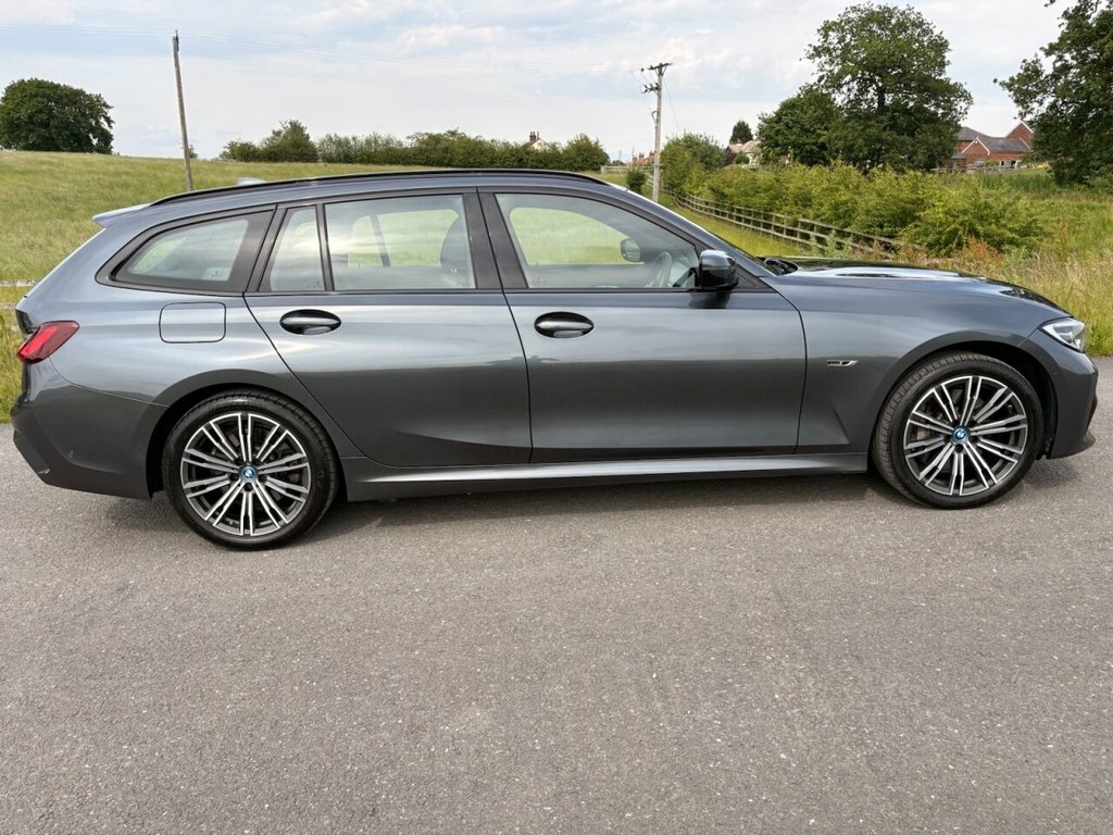 BMW 3 Series Estate WA71FXK Grey