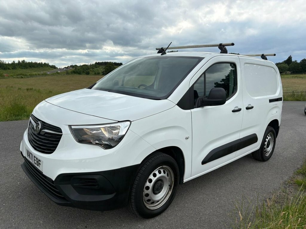 Vauxhall Combo 1.5L Dynamic White #4
