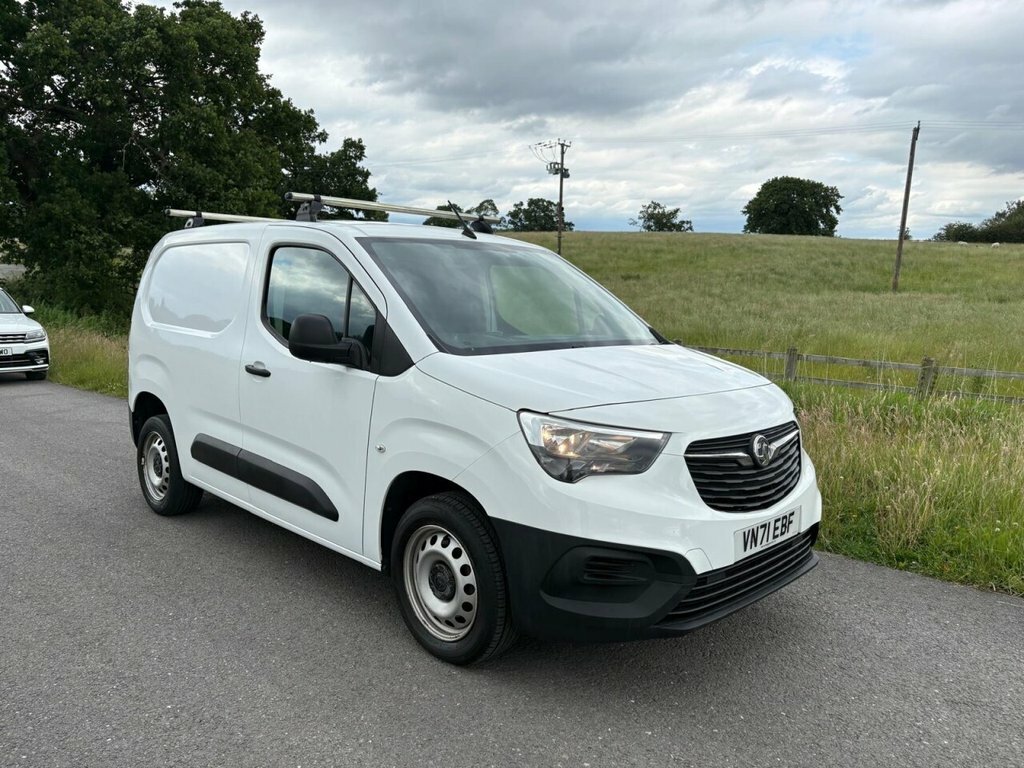 Vauxhall Combo 1.5L Dynamic White #2
