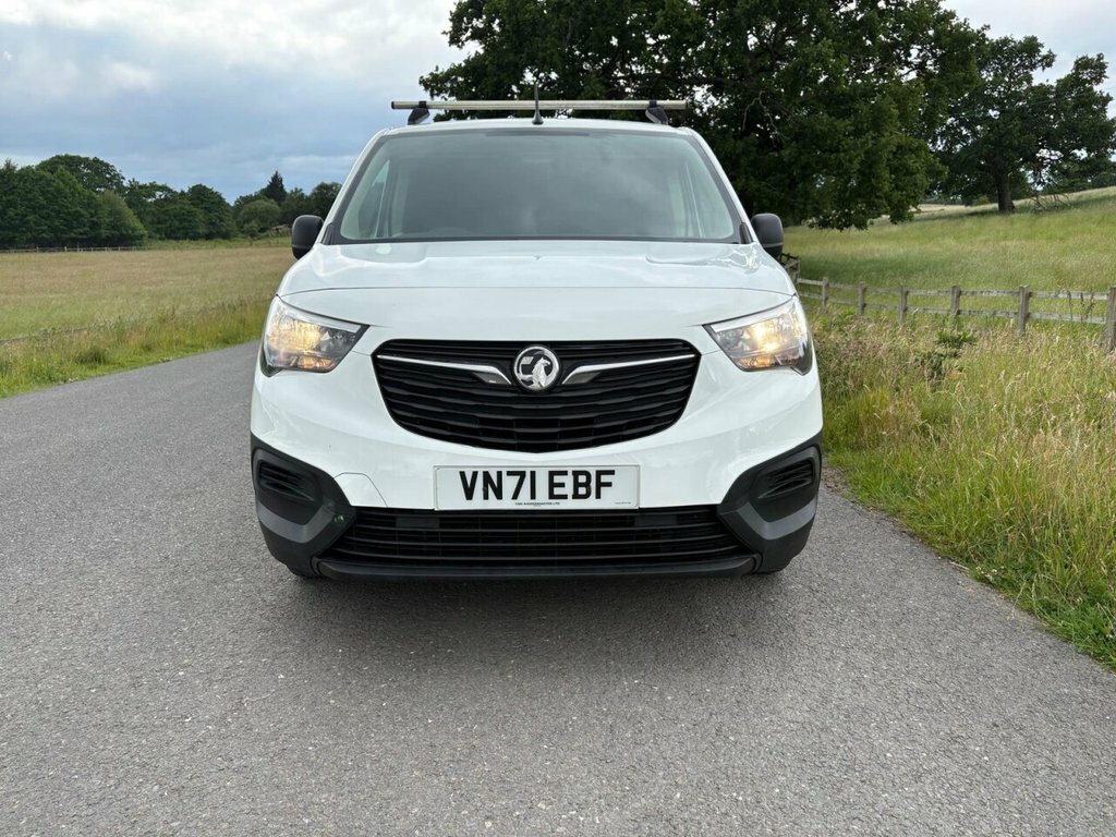 Vauxhall Combo 1.5L Dynamic White #3
