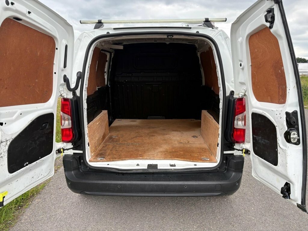 Vauxhall Combo 2300 1.5 Turbo D 100Ps H1 Sportive Van White #12