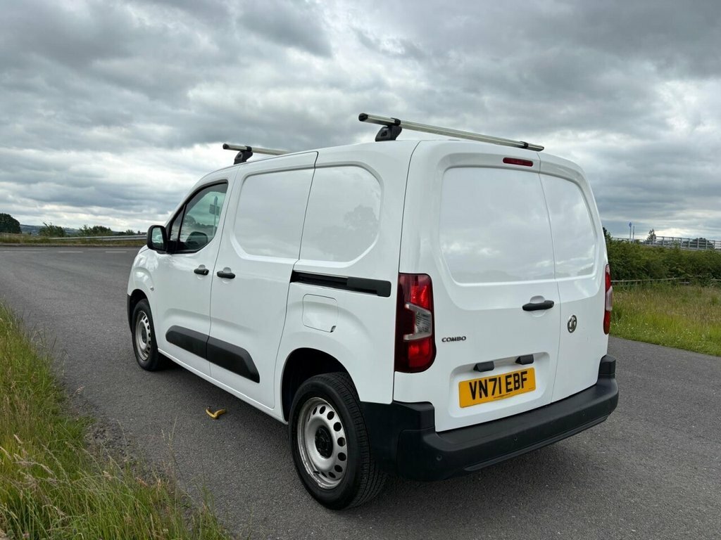 Vauxhall Combo 1.5L Dynamic White #6