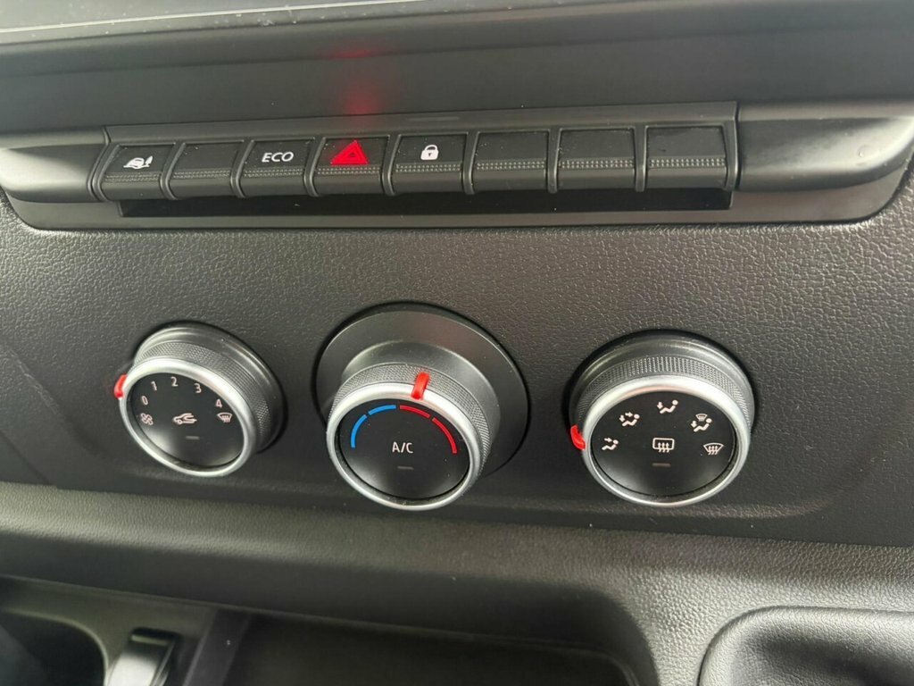 Vauxhall Movano 2.3L Cdti 3500 Biturbo Griffin Panel Van Diese White #11