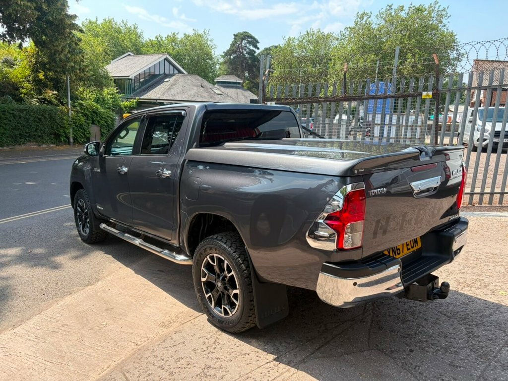 Toyota HILUX 2.4L Invincible X Grey #4