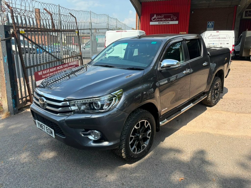 Toyota HILUX D-4d Invincible Red #13