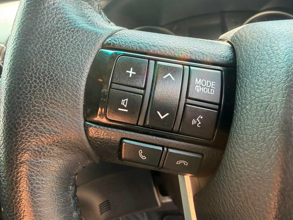 Toyota HILUX D-4d Invincible Red #24