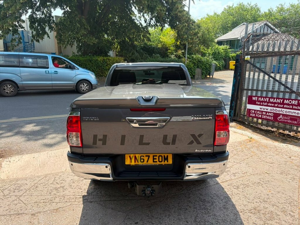 Toyota HILUX 2.4L Invincible X Grey #6