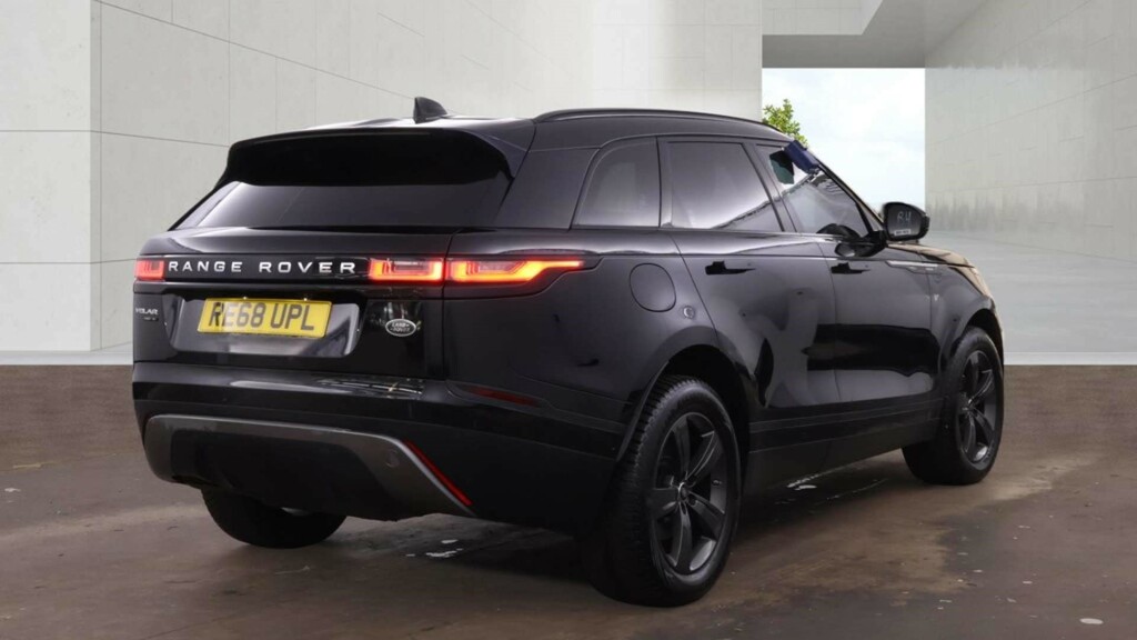 Land Rover Range Rover Velar S Black #4