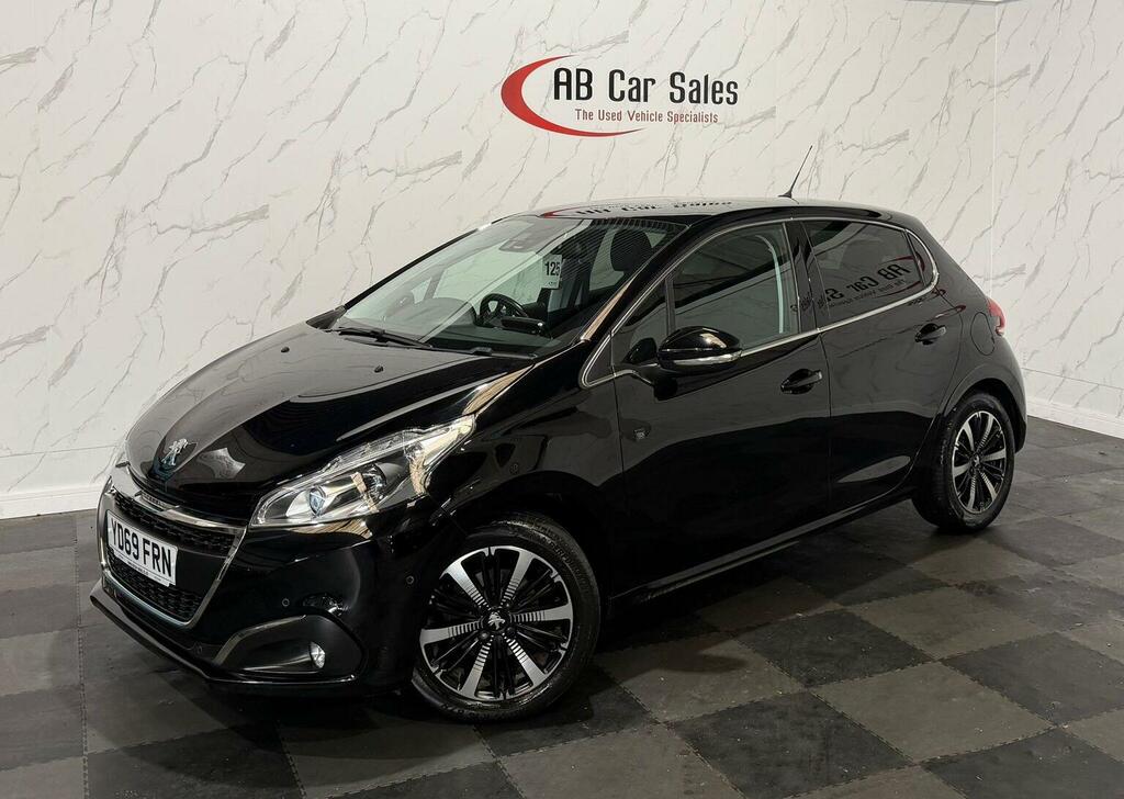 Peugeot 208 1.2 Puretech Tech Edition Euro 6 Ss Black #3