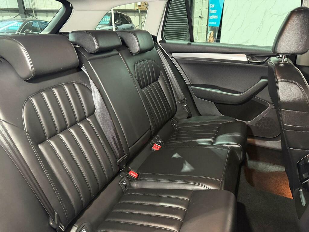 Skoda Superb 2.0 Tdi Se L Executive Hatchback #12