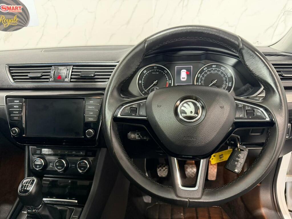 Skoda Superb 2.0 Tdi Se L Executive Hatchback #19