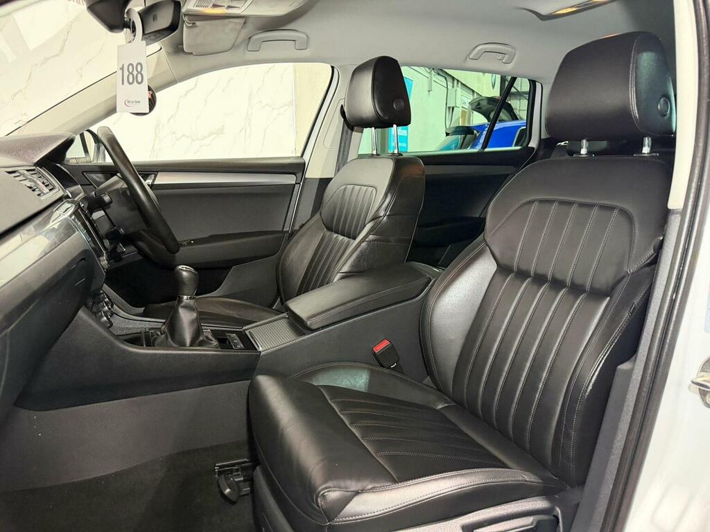 Skoda Superb 2.0 Tdi Se L Executive Hatchback #17