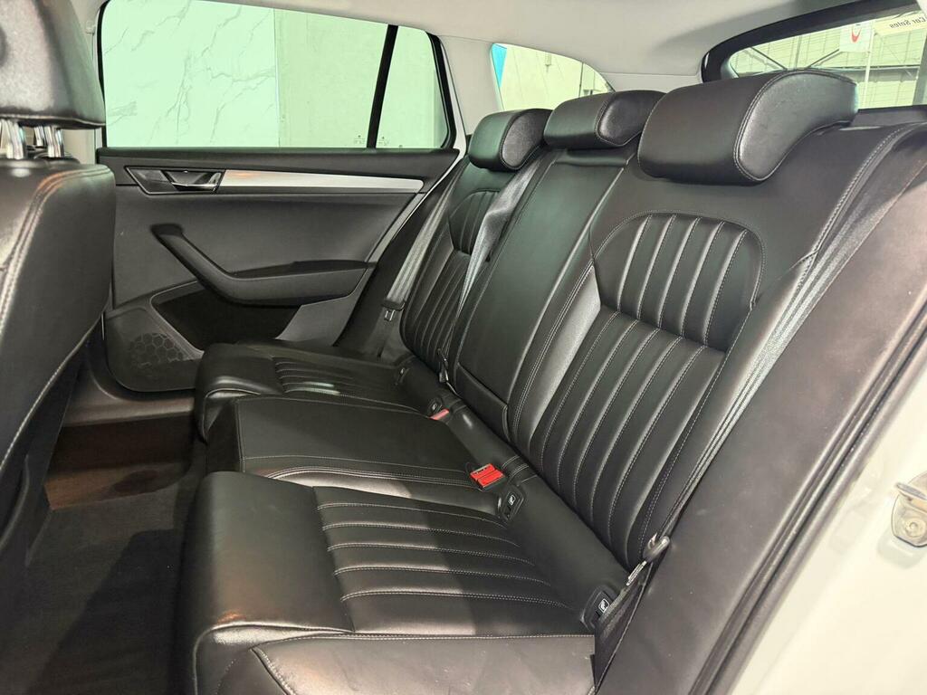 Skoda Superb 2.0 Tdi Se L Executive Hatchback #15