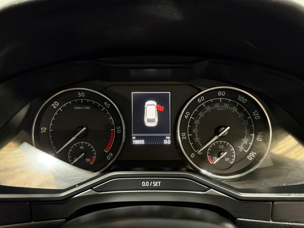 Skoda Superb 2.0 Tdi Se L Executive Hatchback #32