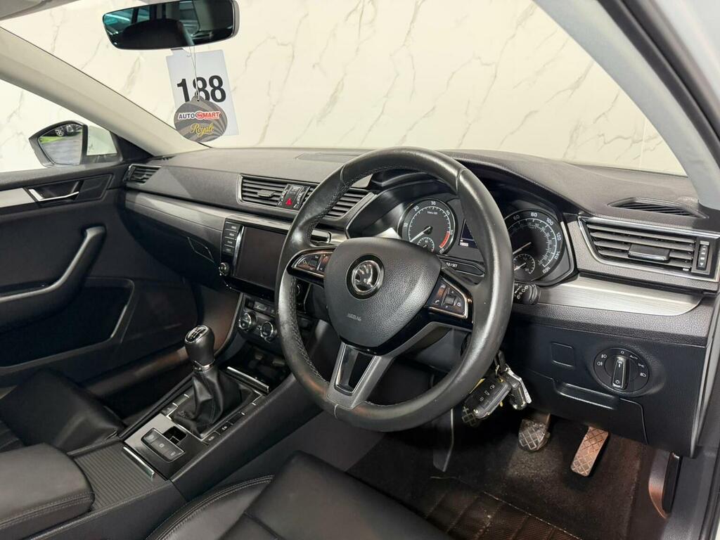 Skoda Superb 2.0 Tdi Se L Executive Hatchback #18