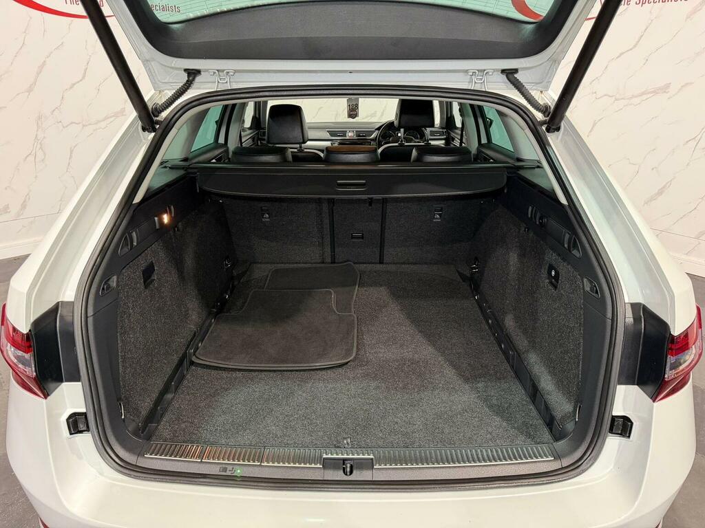 Skoda Superb 2.0 Tdi Se L Executive Hatchback #13