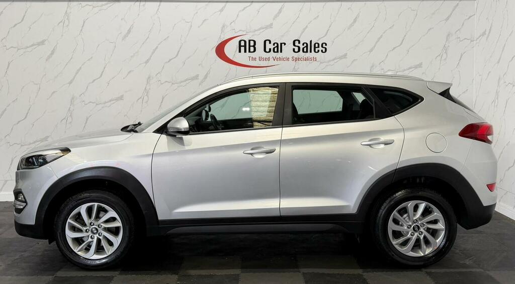 Hyundai Tucson 1.6 Gdi Blue Drive Se Nav Euro 6 Ss Silver #3