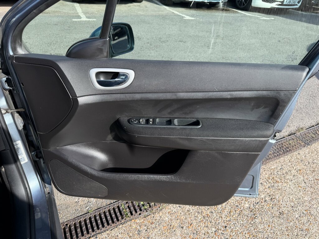 Peugeot 307 S Hdi 90 Red #20