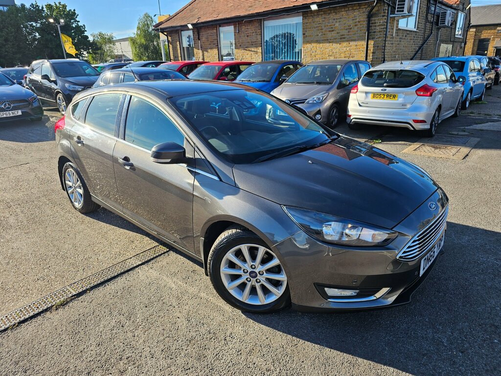 Ford Focus 1.0T Ecoboost Titanium Hatchback Grey #2