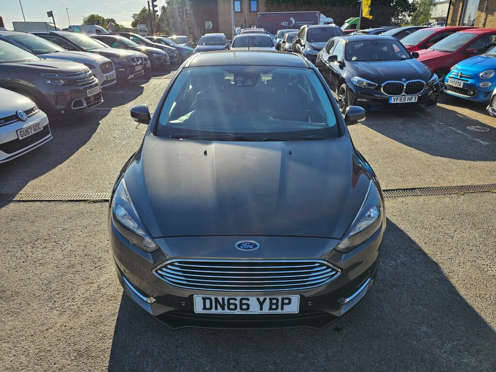 Ford Focus 1.0T Ecoboost Titanium Hatchback Grey #4