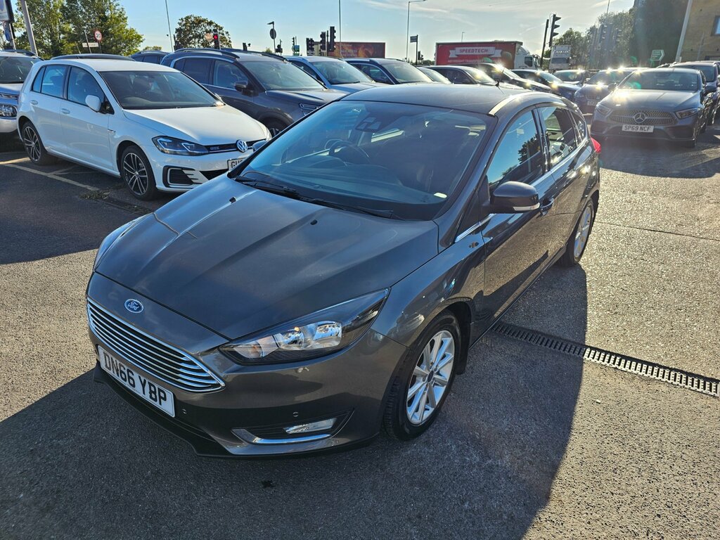 Ford Focus 1.0T Ecoboost Titanium Hatchback Grey #6
