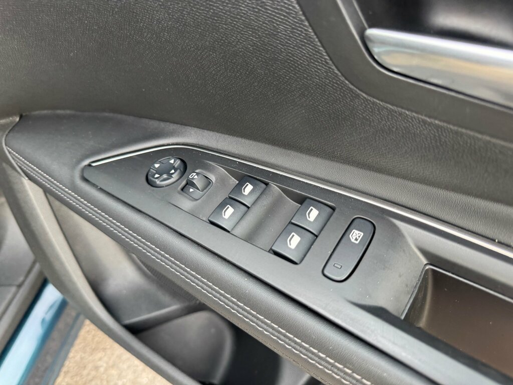 Peugeot 5008 Hatchback Grey #44