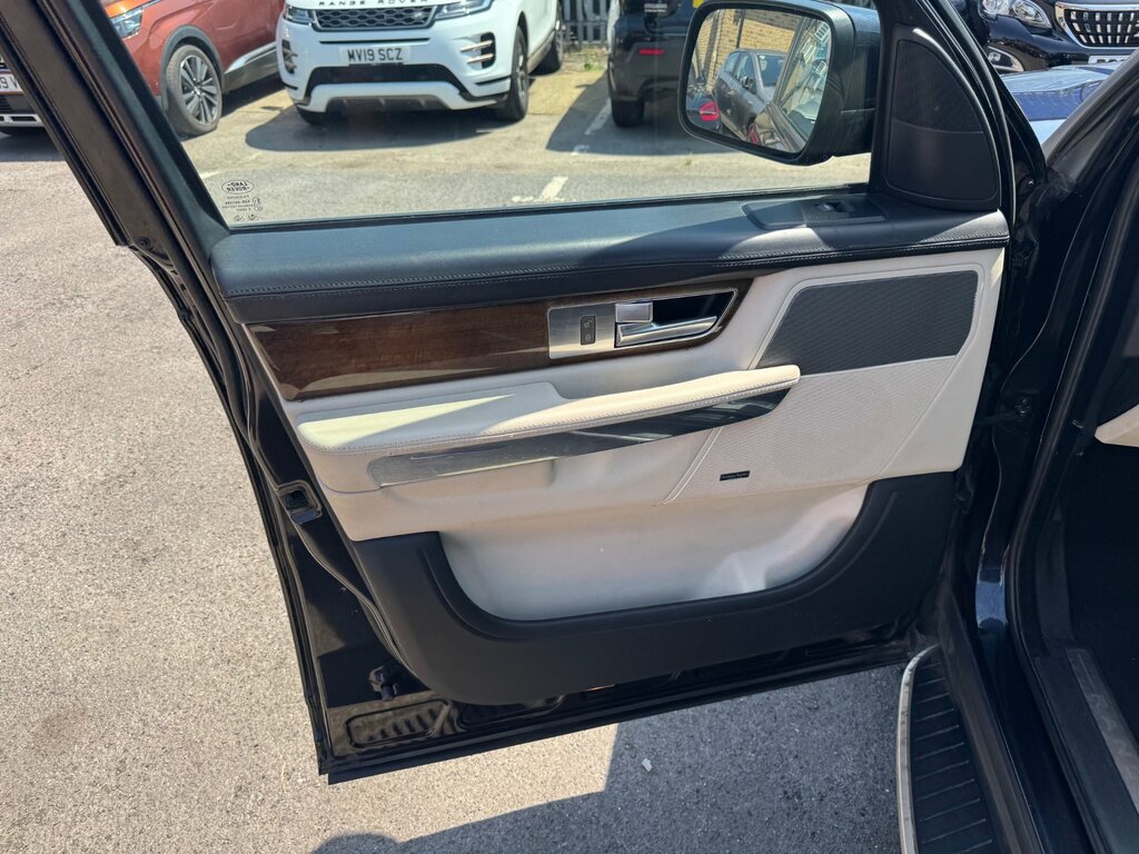 Land Rover Range Rover Sport  Black #40