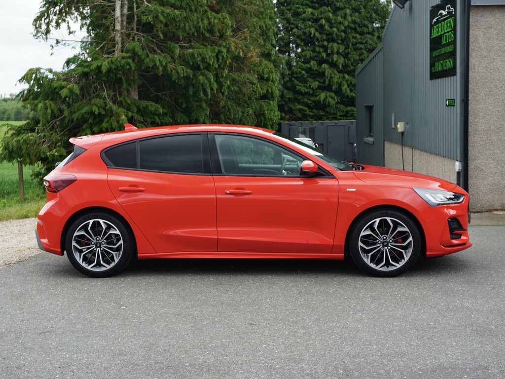Ford Focus Hatchback 1.0 Focus St-line X 1.0L Ecoboost SH24EHJ Red #4