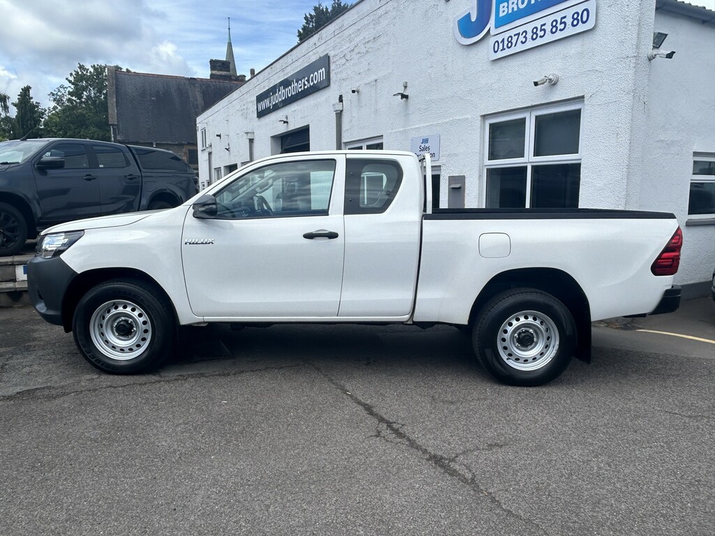 Toyota HILUX 2.4 D-4d Active Extra Cab Pickup 4Wd Euro 6  #5