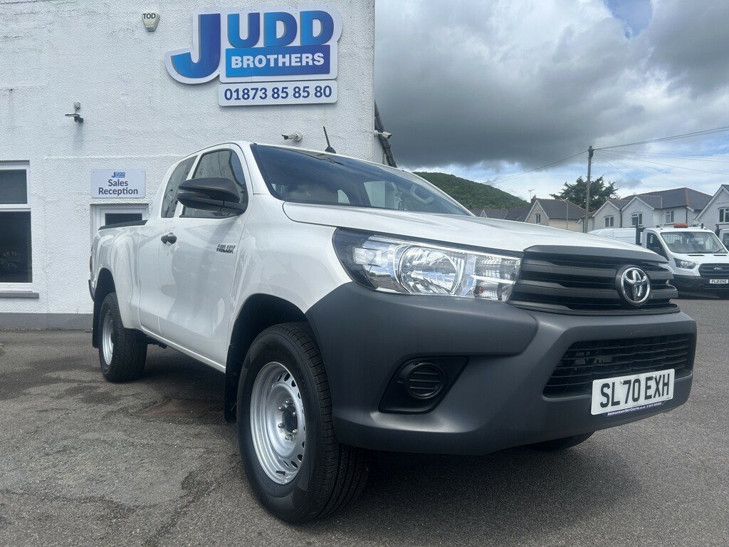 Toyota HILUX 2.4 D-4d Active Extra Cab Pickup 4Wd Euro 6  #2