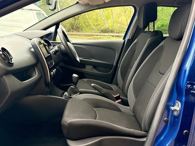 Renault Clio Renault Clio 0.9 Tce 75 Iconic Red #9